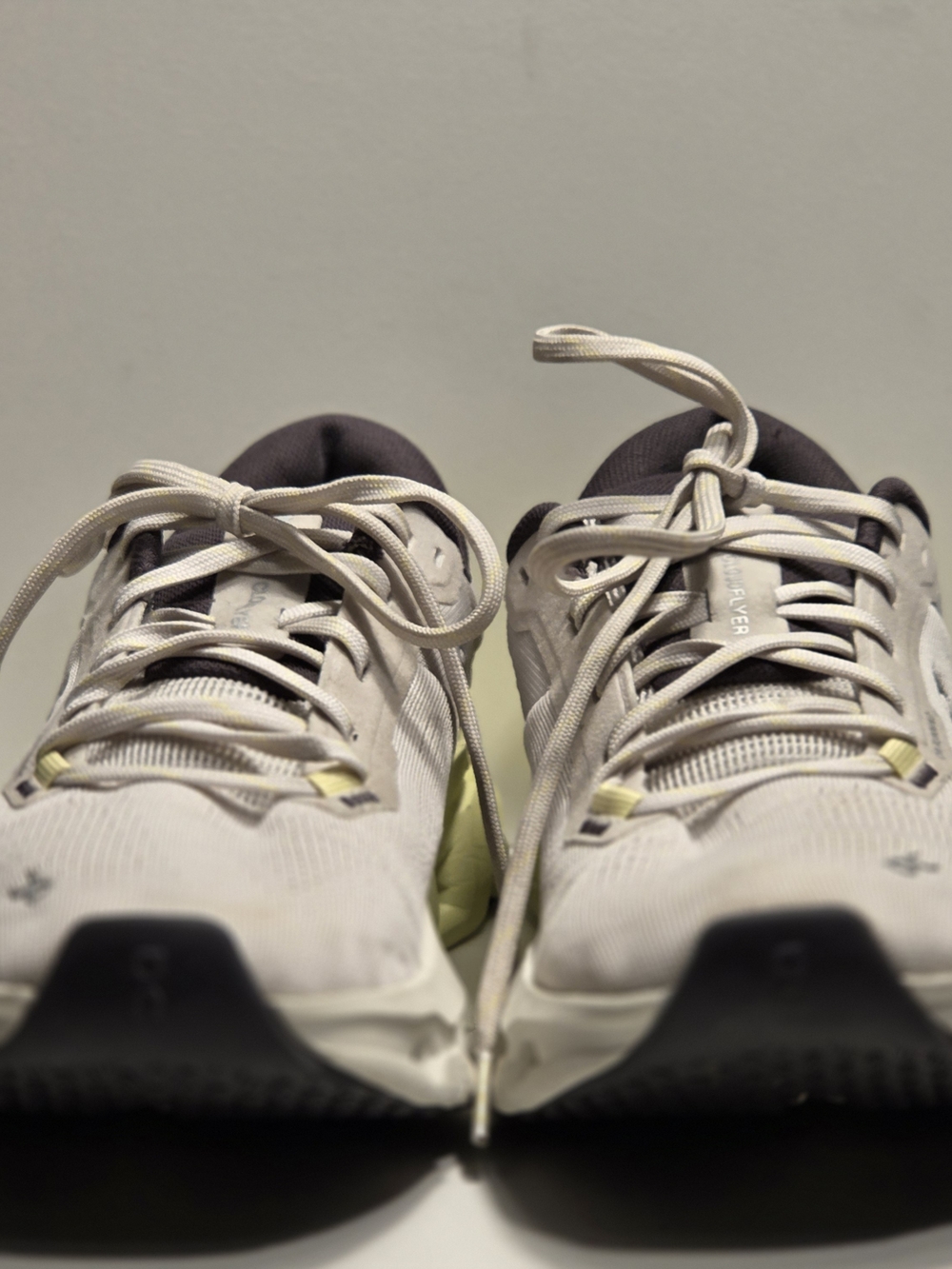 Size 9.5 - ON Cloudflyer 5 Pearl Hay W - Picture 10 of 11